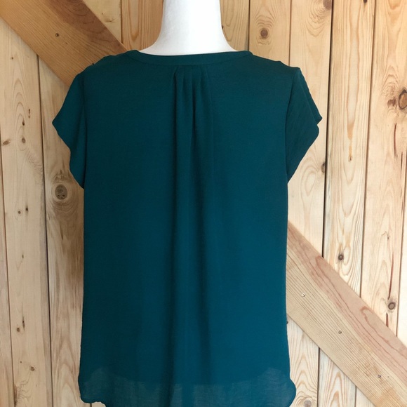 Liz Claiborne green tunic top - Picture 3 of 3